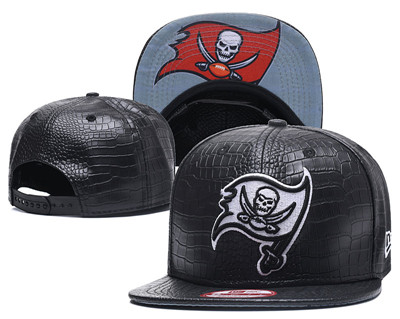 NFL Tampa Bay Buccaneers Team Logo Black Snapback Adjustable Hat S01