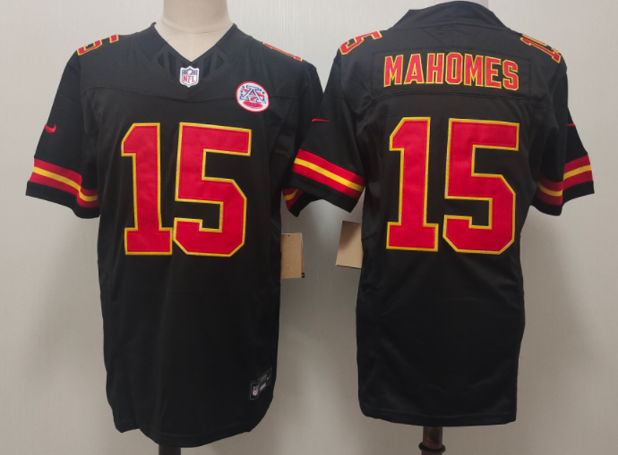 Men's Kansas City Chiefs #15 Patrick Mahomes Black F.U.S.E Vapor Untouchable Limited Stitched Football Jersey