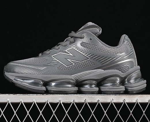 New Balance 2000 Black Grey U2000ZGB Retro Modern Sneaker